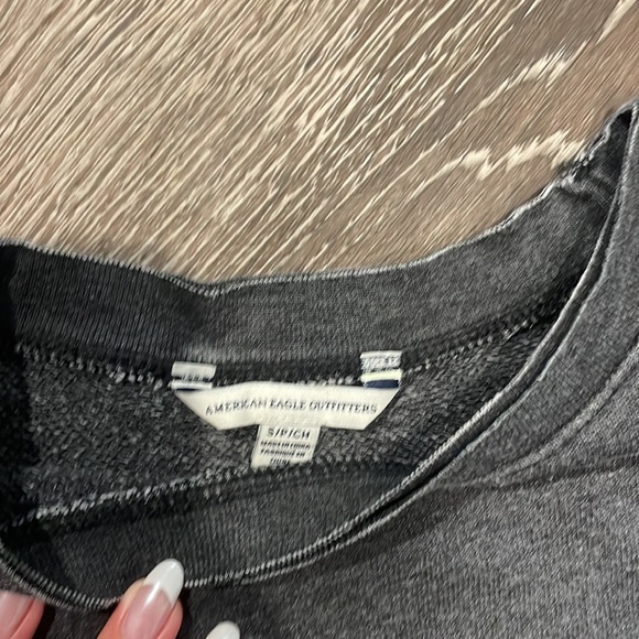 American Eagle sweater charcoal gray with fitted material around waist - Picture 3 of 3